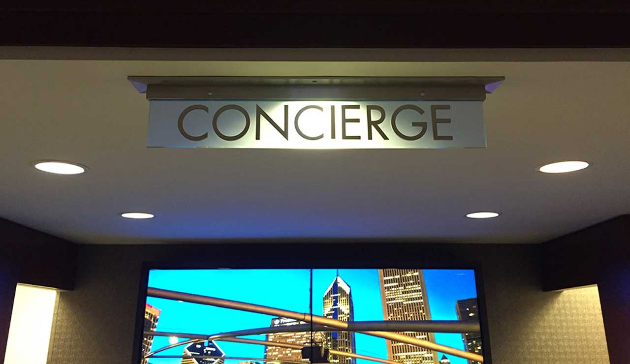 IBRAND_Visual_PRYOR_Signage_Hotels_Featured_Projects_Gallery_740x1280_Concierge_Sign